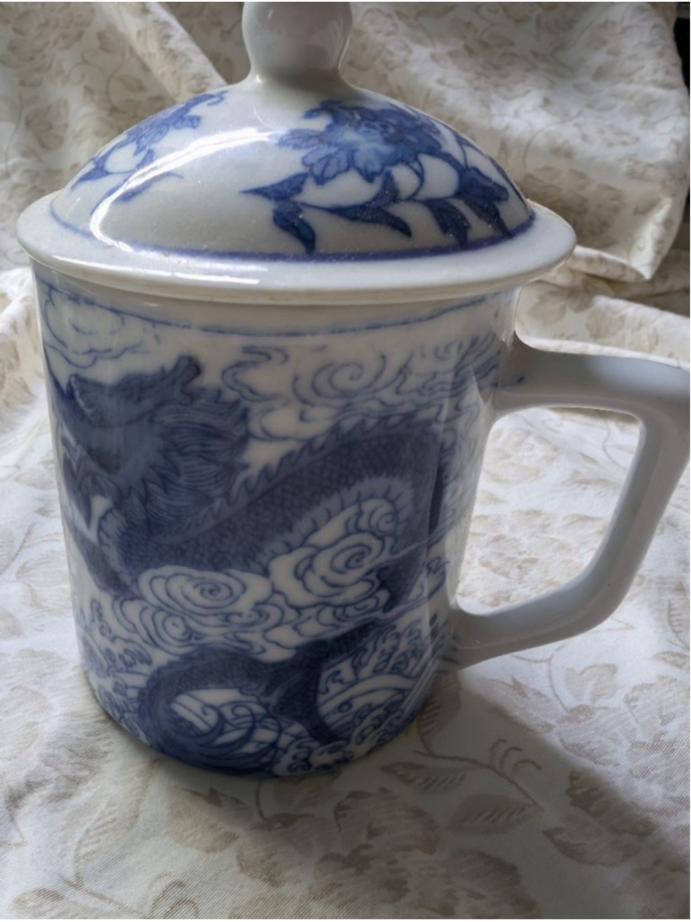 Vintage White Blue Dragon Ceramic tea or coffee Mug with lid
